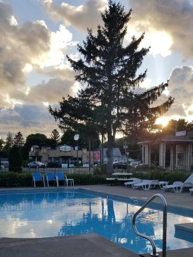 Lake Erie Lodge Экстерьер фото